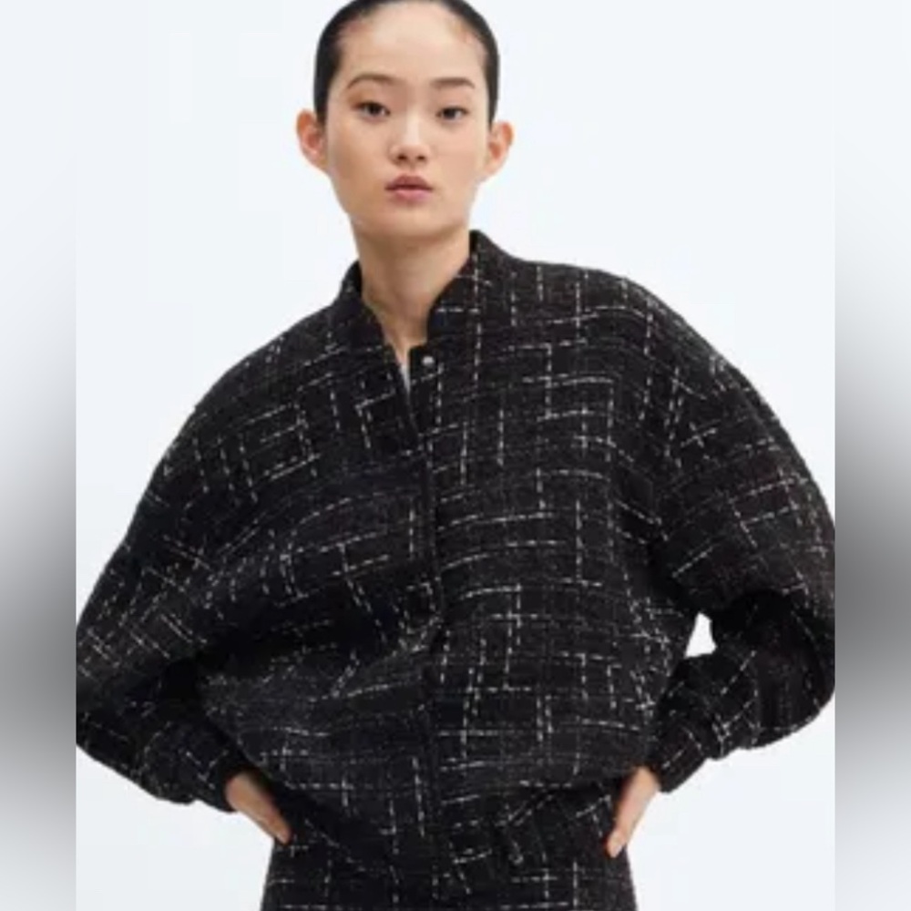 Mango Dupla tweed Black and White Textured  bumper Jacket/ Size S ( over sized )
